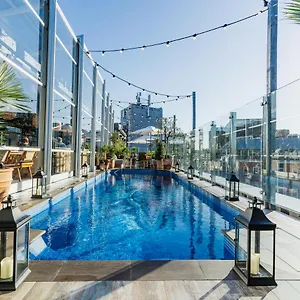 https://the-curtain.brighton-hotels-england.com